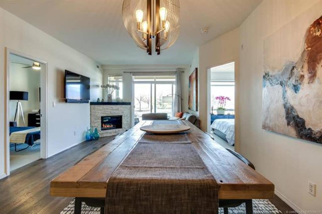 Tranquil Waterfront Condo Келоуна Екстериор снимка