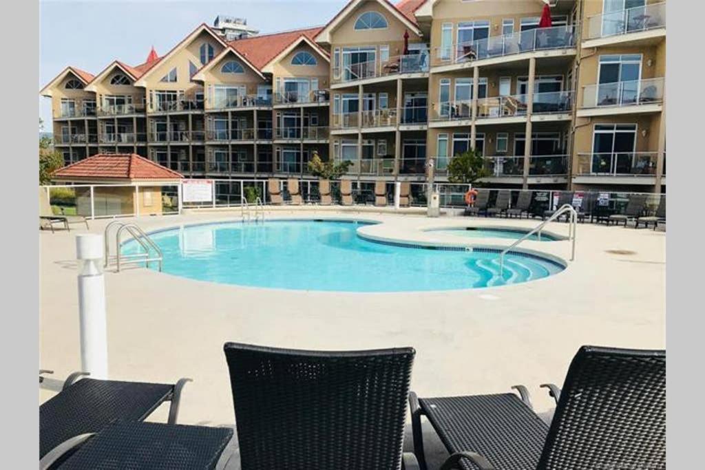 Tranquil Waterfront Condo Келоуна Екстериор снимка