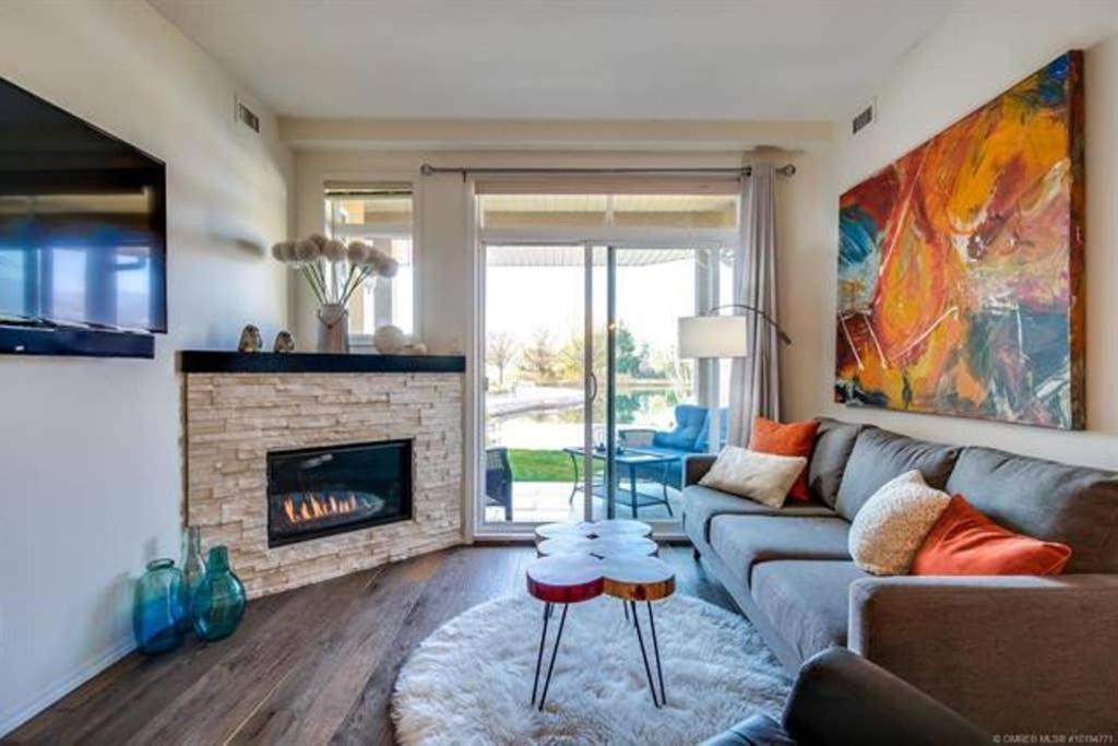 Tranquil Waterfront Condo Келоуна Екстериор снимка